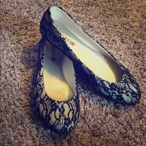 Black lace flats